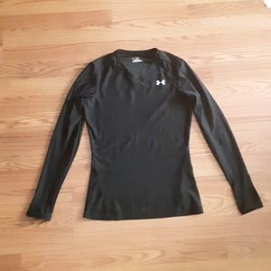 Under armour long sleeve tee.